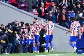 社会学视角：博彩作为“社交替代品”对现代城市孤独感的消解与陷阱。（社会学视野下的博彩：“社交替代品”的都市孤独纾解与风险）