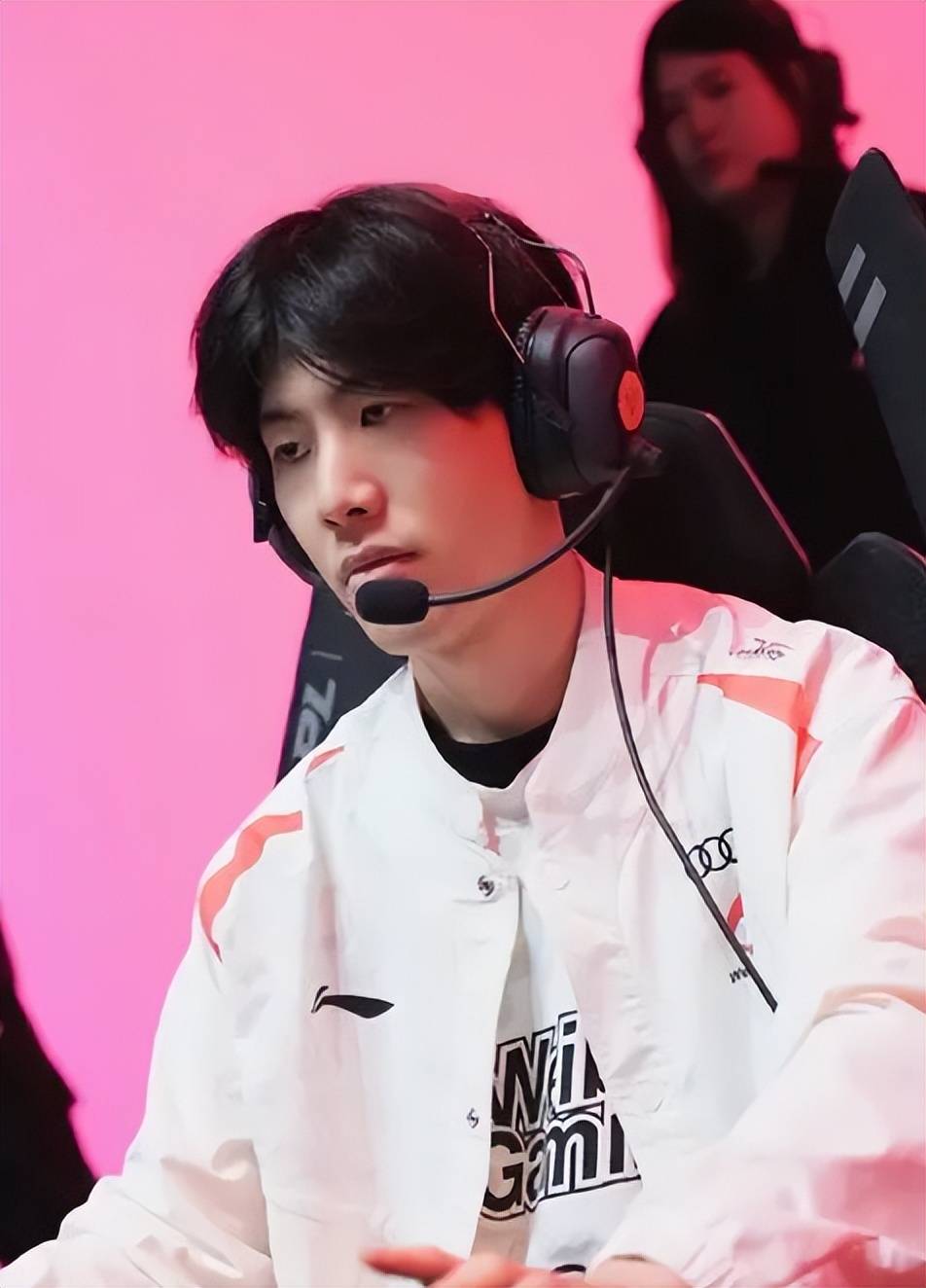 尽管许多球 尽管许多球