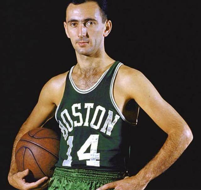 员都肩负着 员都肩负着